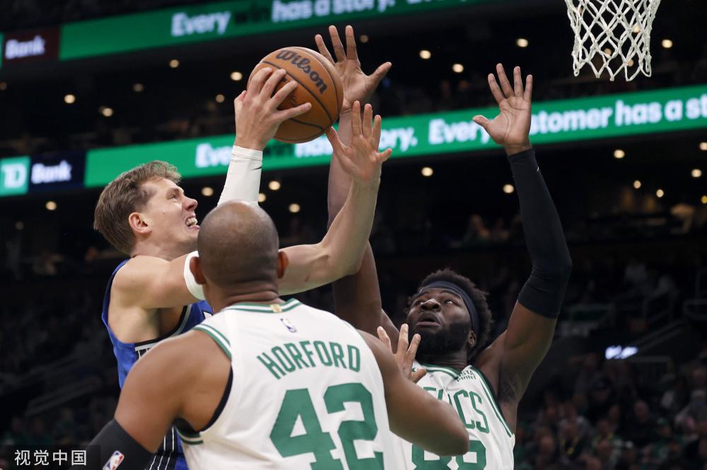 也展现了球 也展现了球